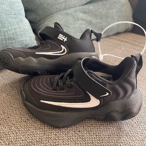 Nike Giannis Sneakers
